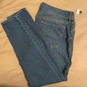 Old navy ankle super skinny jeans. Size 12 new with tags